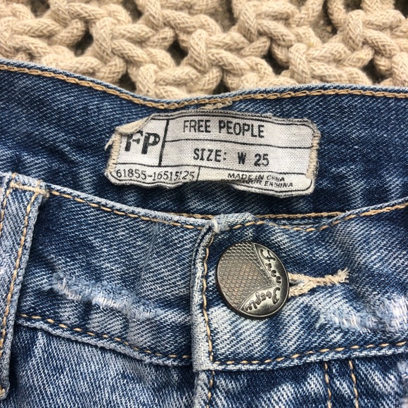 Free People Distressed Jean Shorts Size 25 - Picture 3 of 6